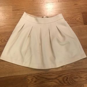 White Banana Republic wool skirt